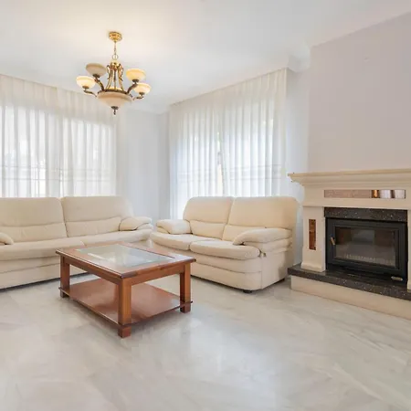 Casa Calzado Guerra * Fuengirola